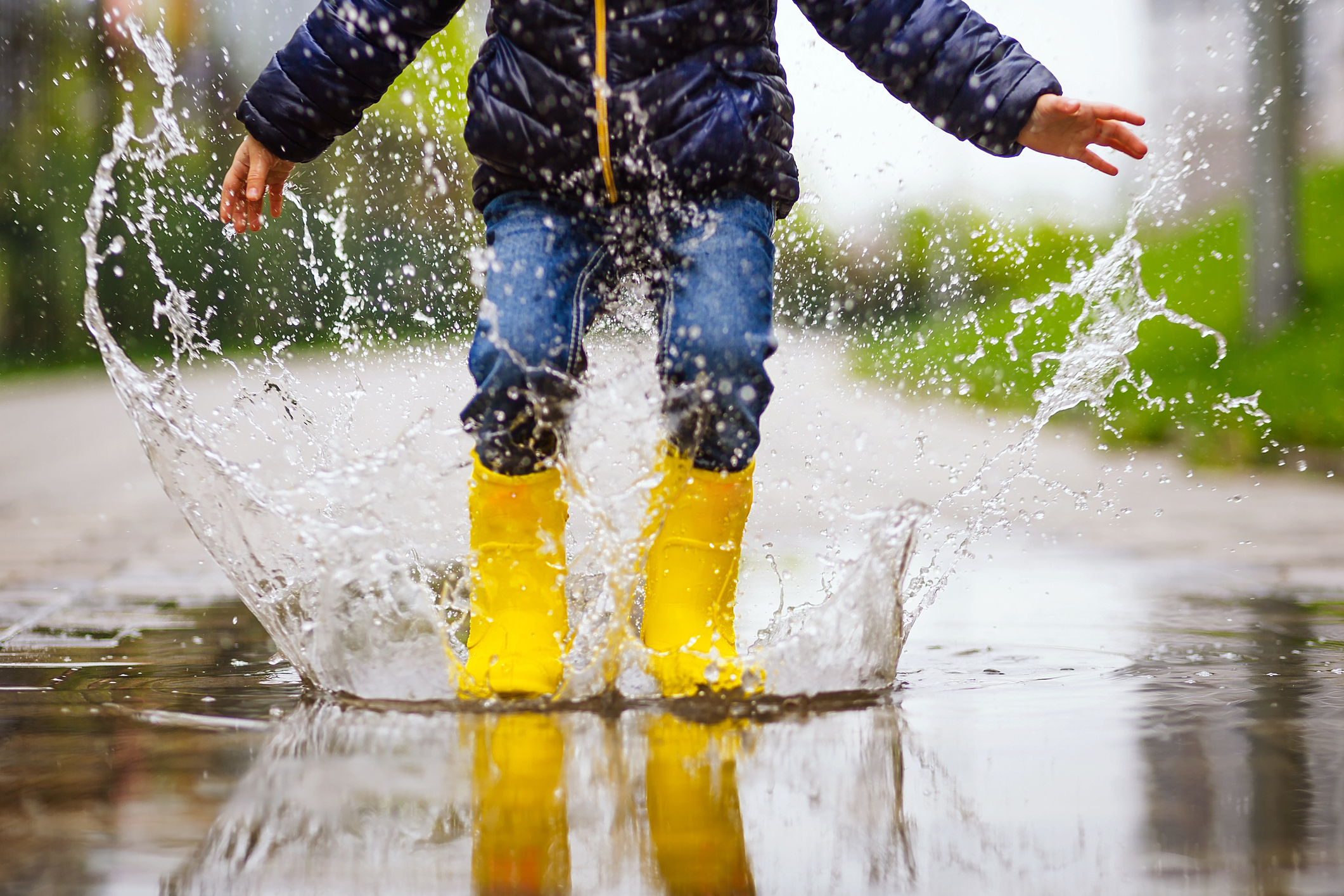 Niños felices y saludables en epoca de lluvias guía para padres.jpg